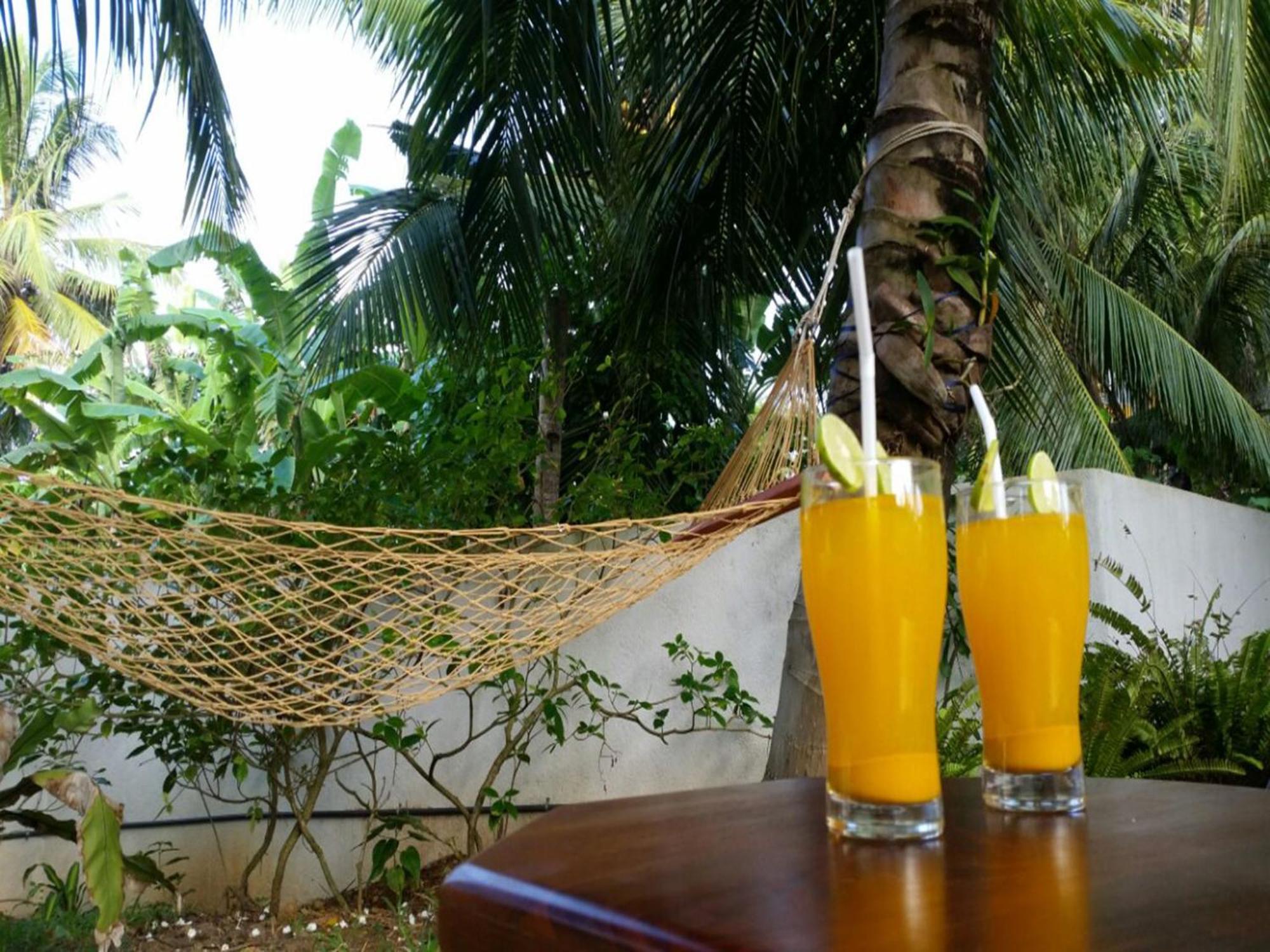 Crystal Oceanic Hotell Ahangama Exteriör bild