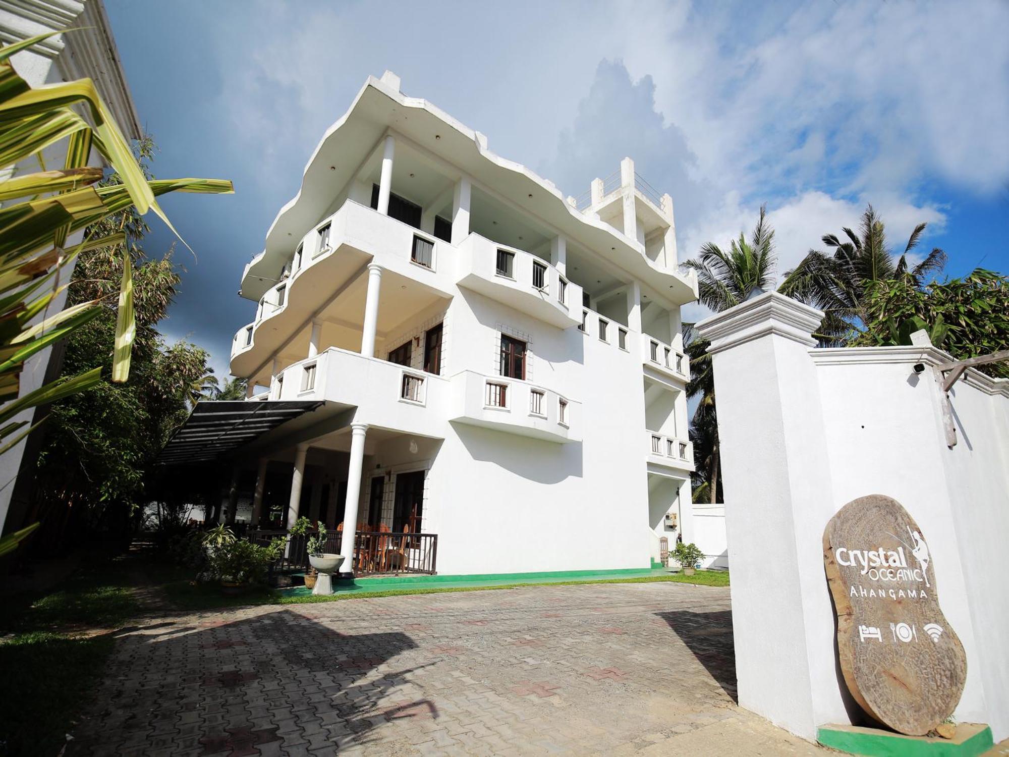Crystal Oceanic Hotell Ahangama Exteriör bild