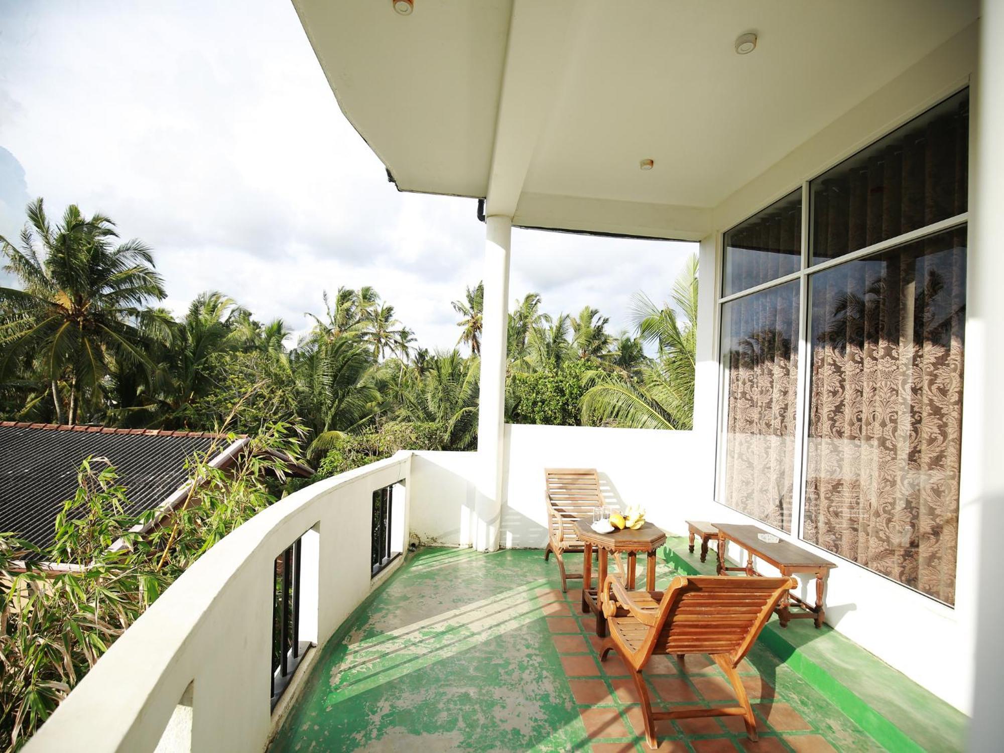Crystal Oceanic Hotell Ahangama Exteriör bild